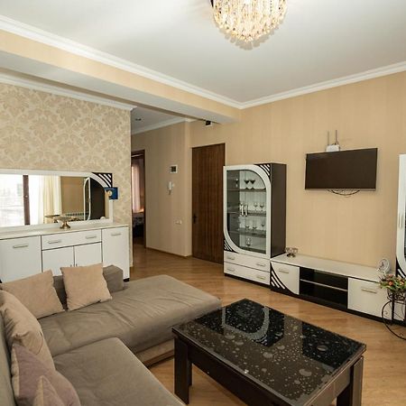 Brand New Apartment With Terrace 트빌리시 외부 사진